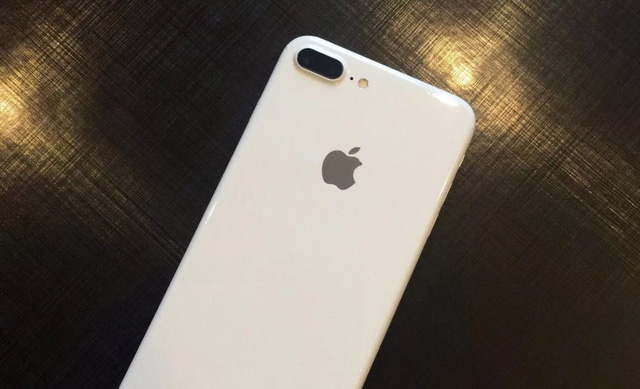 Apple có thể sẽ giới thiệu iPhone 7 trắng 
