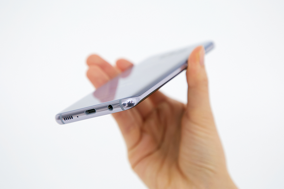Nhìn lại 4 chi tiết chưa hoàn thiện trên Galaxy S8/S8+