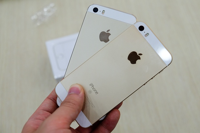 12-iPhone-SE-VnE-7236-1466212341_660x0