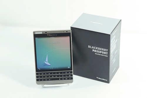 5-BlackBerry-Passport-Silver-V-7277-8871-1459927300