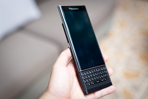 5-BlackBerry-Priv-VnE-7758-2391-1461031846