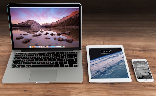 apple-iphone-smartphone-desk-4467-1469182048