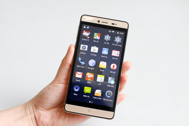 “Đập hộp” smartphone FPT X505