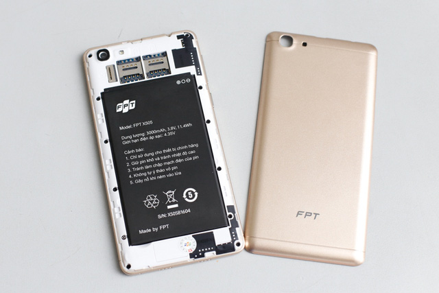 “Đập hộp” smartphone FPT X505