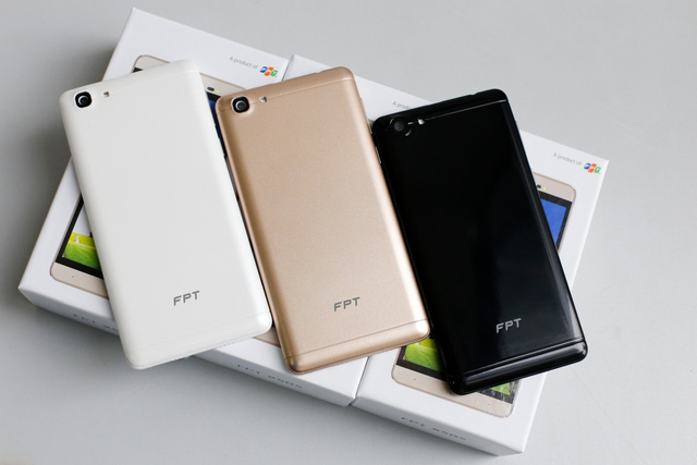 “Đập hộp” smartphone FPT X505