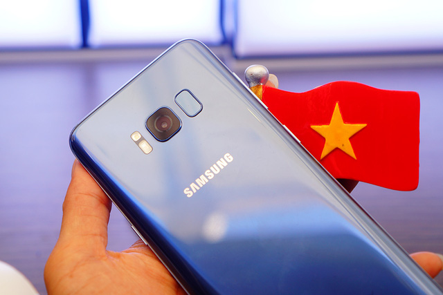Trên tay Galaxy S8 và S8 Plus màn hình 