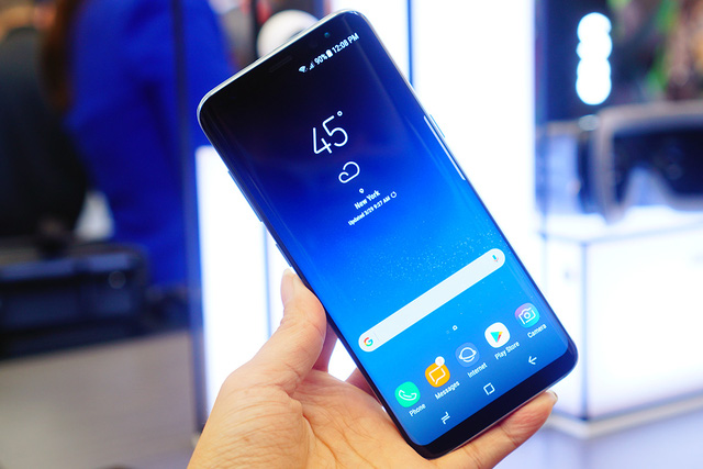 Trên tay Galaxy S8 và S8 Plus màn hình 