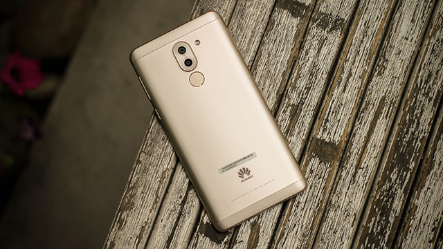Điểm danh những smartphone tầm trung gây 
