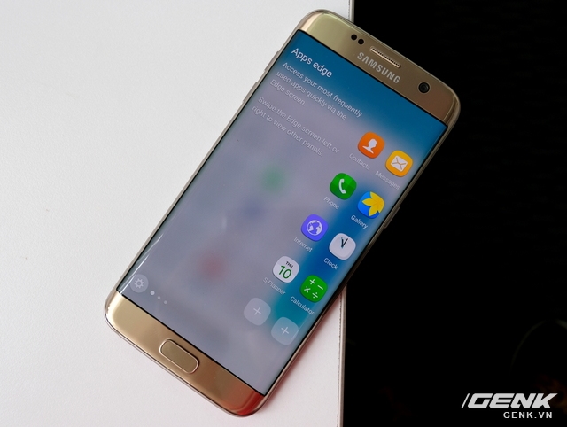 huawei-va-xiaomi-se-pha-the-doc-quyen-smartphone-man-hinh-cong-cua-samsung