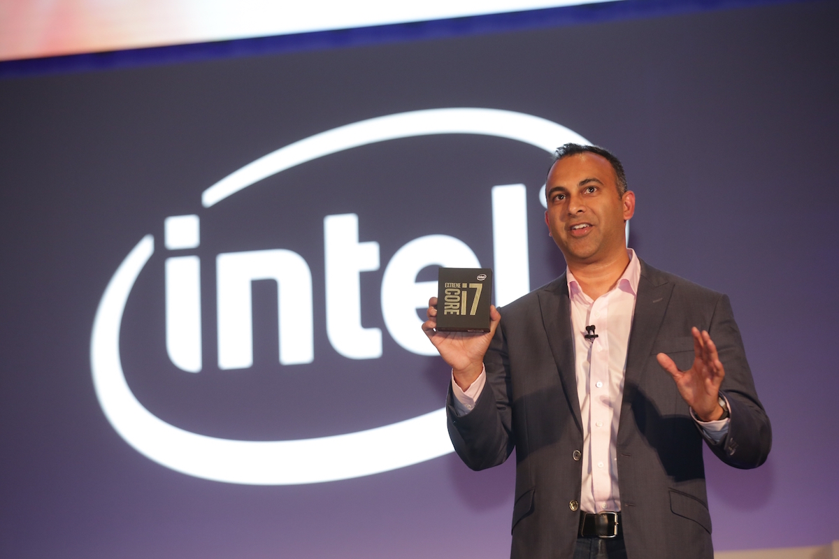 Intel đang dần chuyển đổi từ công ty về máy tính sang điện toán đám mây