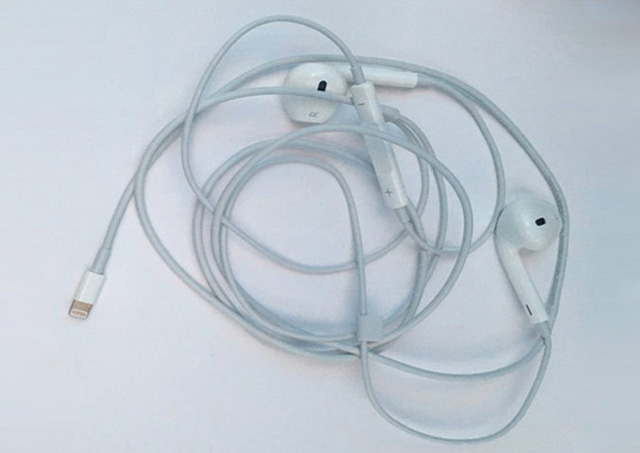 iphone-7-se-duoc-ban-ra-kem-loai-tai-nghe-nao (1)