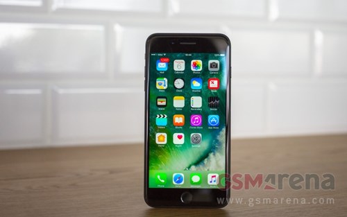 iphone-8-oled-display-1
