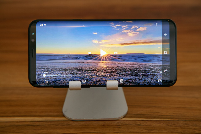 Điểm danh những tín đồ công nghệ chờ đợi Galaxy S8