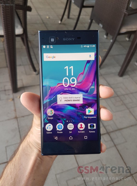 Rò rỉ ảnh Sony Xperia thế hệ mới cùng màn hình cong ấn tượng
