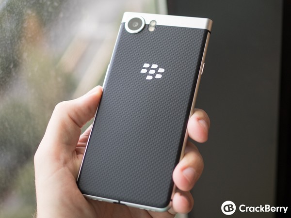 Cận cảnh chiếc smartphone BlackBerry đầu tiên do Trung Quốc phát triển và sản xuất