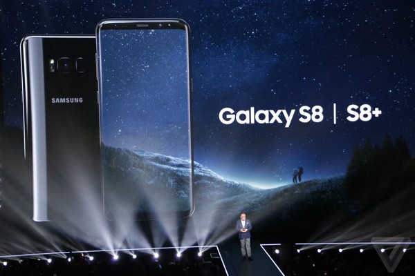 Nhìn lại 4 chi tiết chưa hoàn thiện trên Galaxy S8/S8+