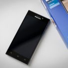 Smartphone Android có pin 5.000 mAh, màn hình bảo vệ mắt