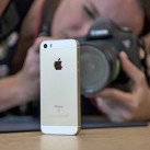 iPhone SE có dung lượng pin lớn hơn iPhone 5S