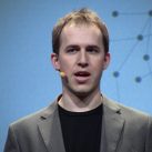 Twitter bất ngờ chiêu mộ cựu giám đốc công nghệ của đối thủ Facebook